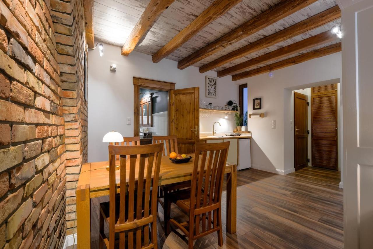 Old House Apartments Познань Экстерьер фото